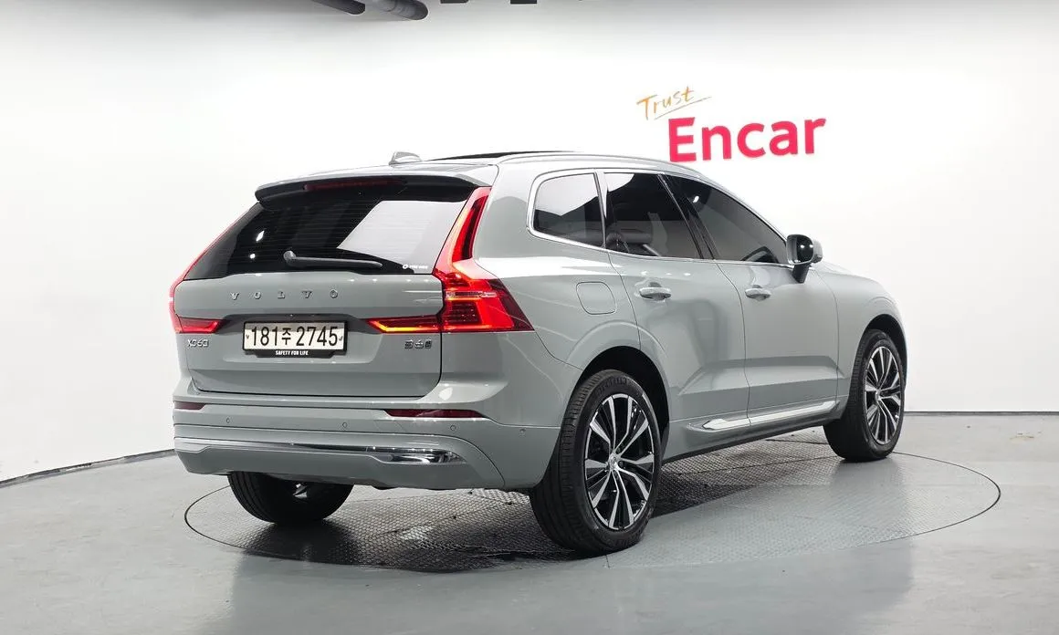 Volvo XC60 — фото 7