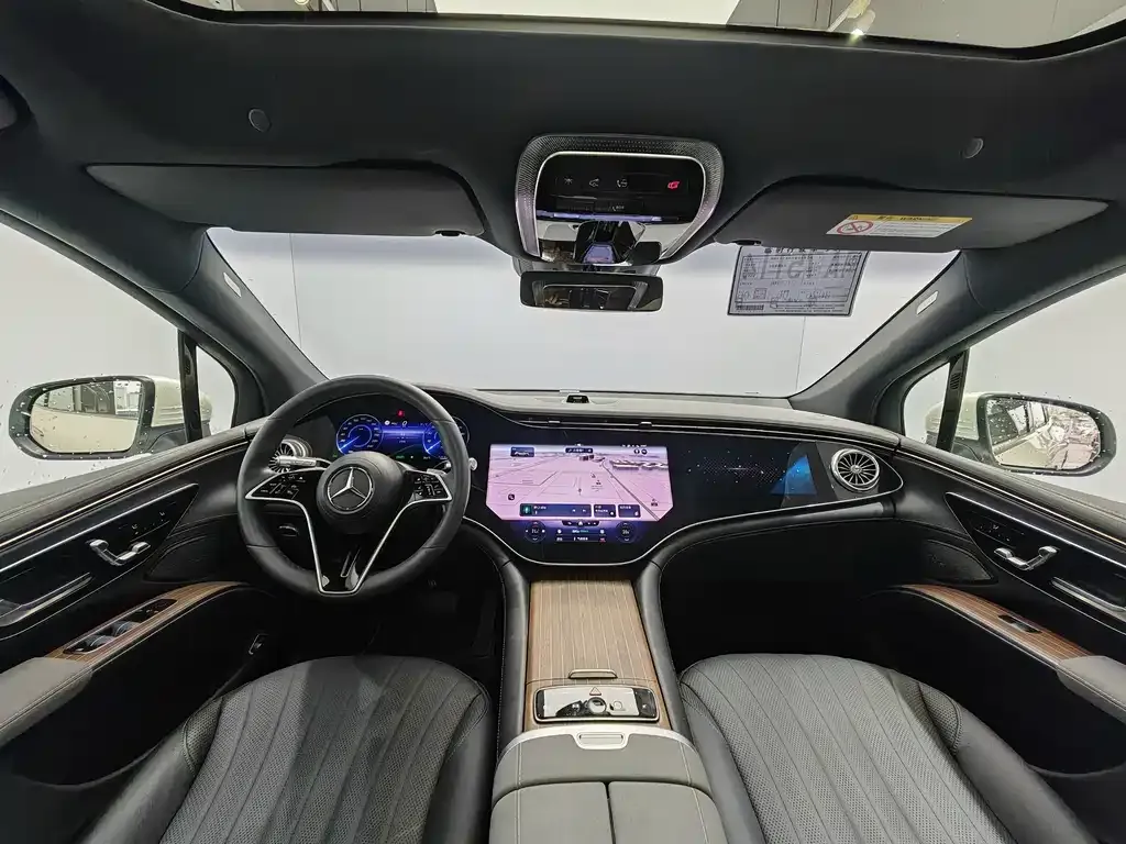 Mercedes-Benz EQS SUV — фото 6