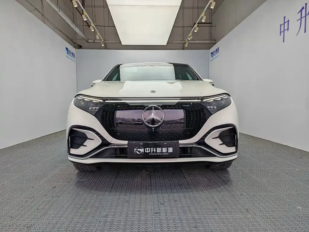 Mercedes-Benz EQS SUV — фото 3