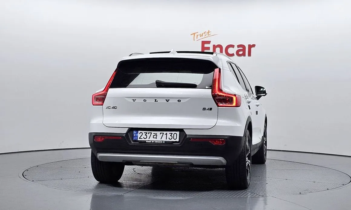 Volvo XC40 — фото 2