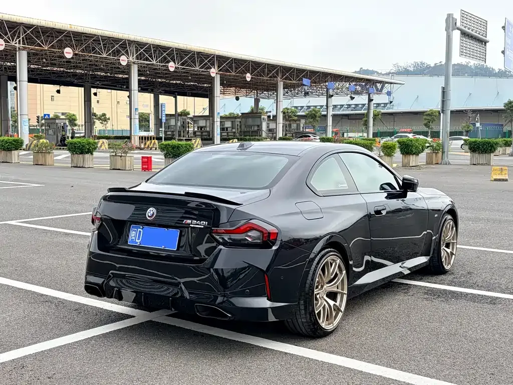 BMW M240i — фото 7