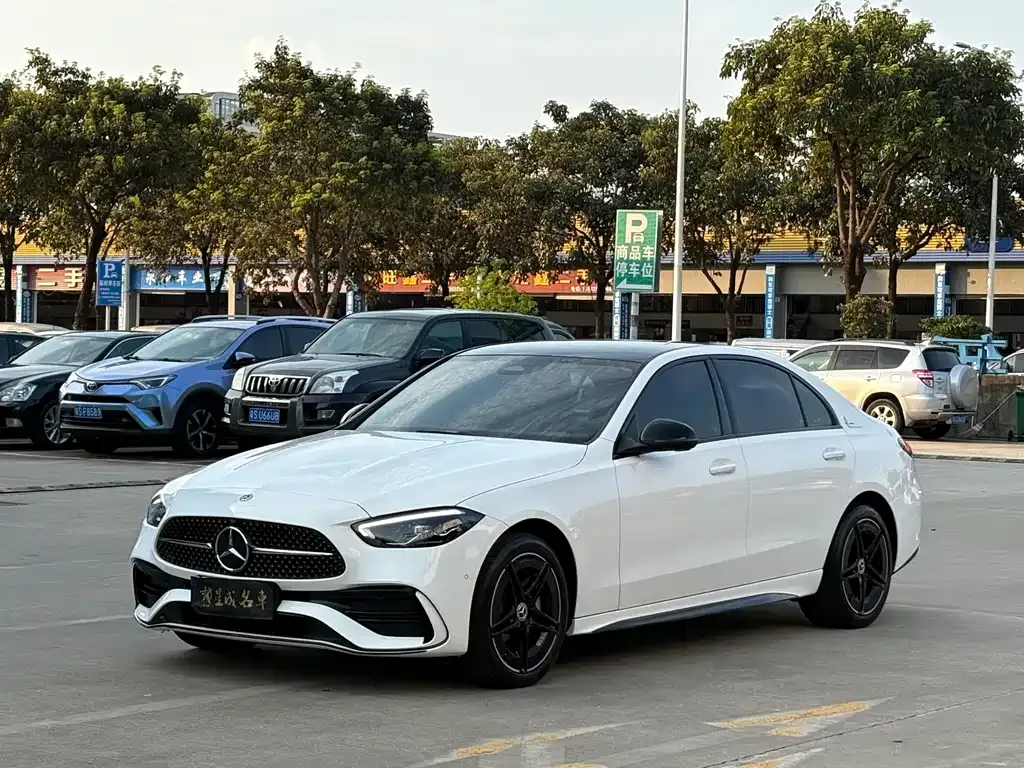Mercedes-Benz C-Class — фото 1