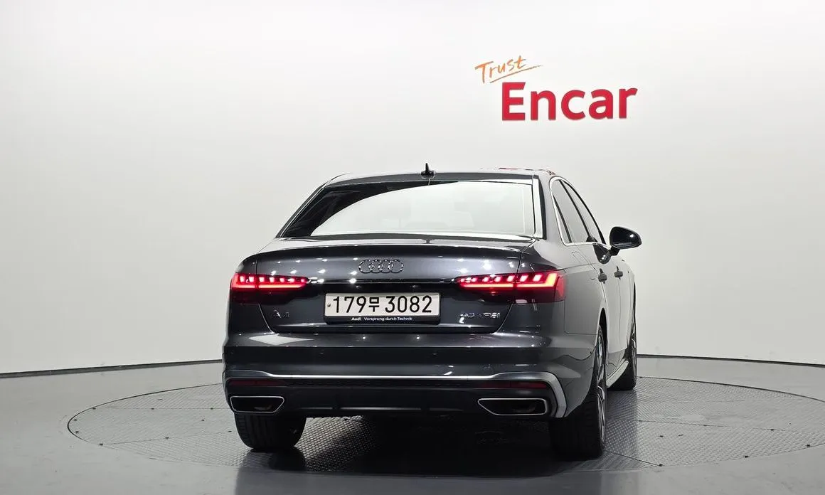 Audi A4 — фото 5