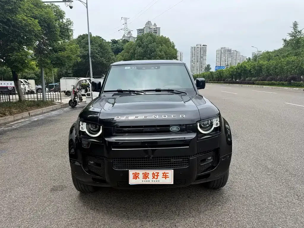 Land Rover Defender — фото 1