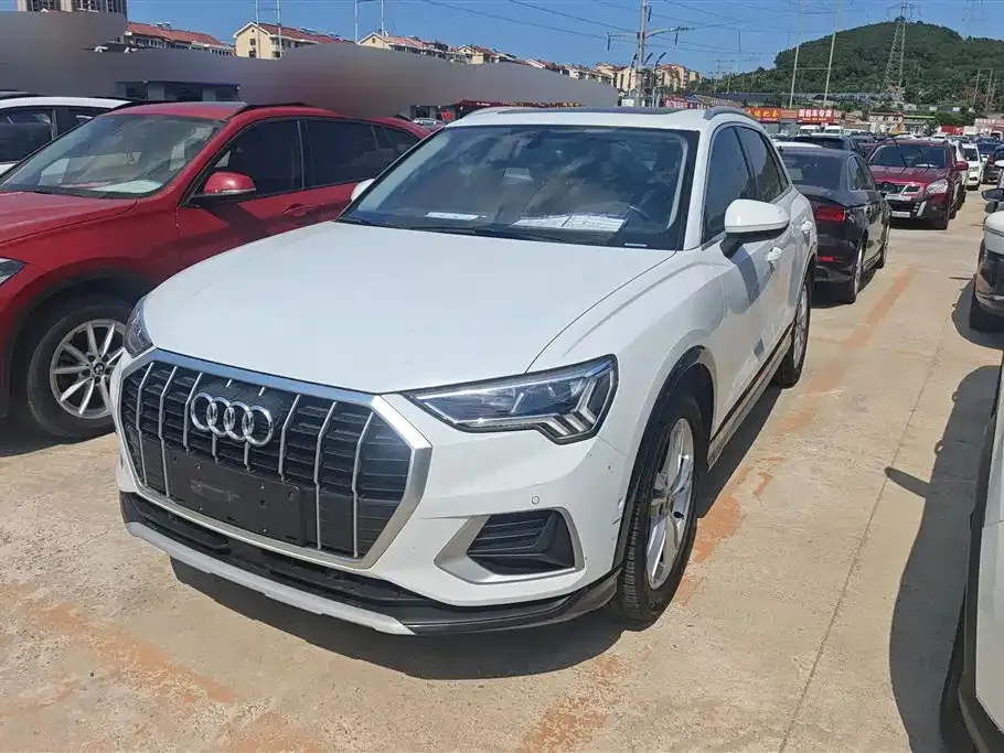 Audi Q3 — фото 1