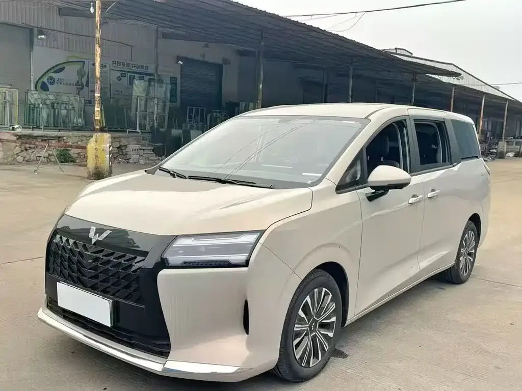 Wuling Starlight 730 New Energy — фото 1