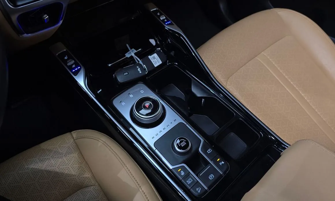 Kia Sorento — фото 9