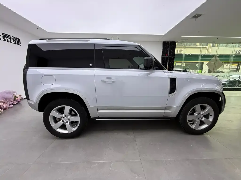 Land Rover Defender — фото 2