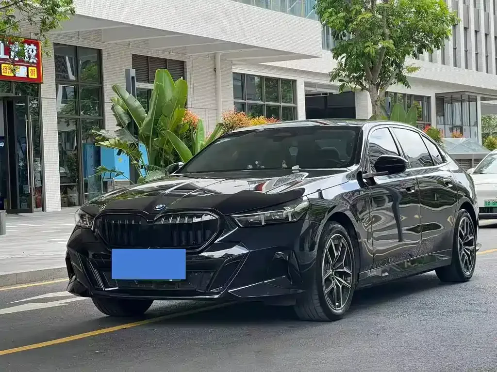 BMW i5 — фото 10