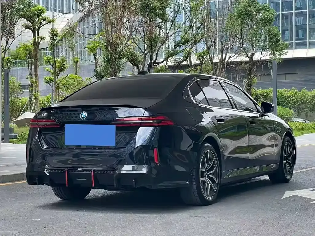 BMW i5 — фото 6