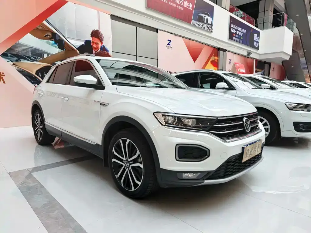 Volkswagen T-Roc — фото 9