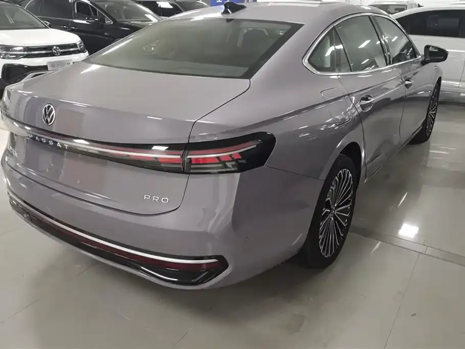 Volkswagen Passat — фото 2
