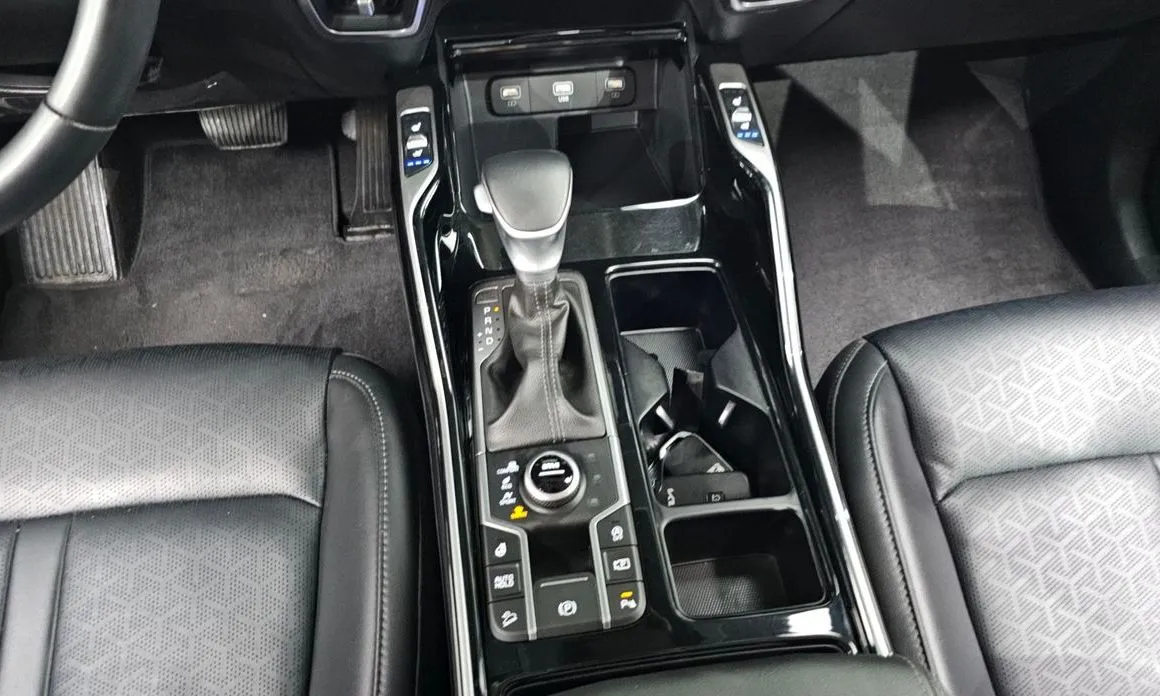 Kia Sorento — фото 9