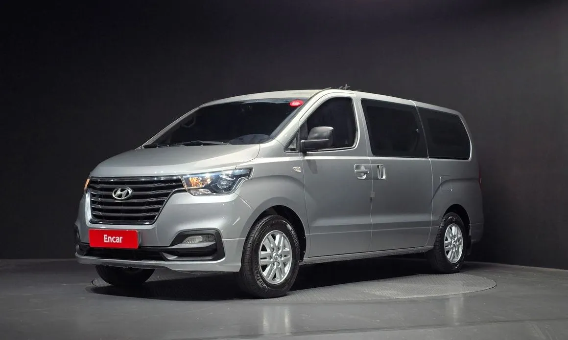 Hyundai Starex — фото 1