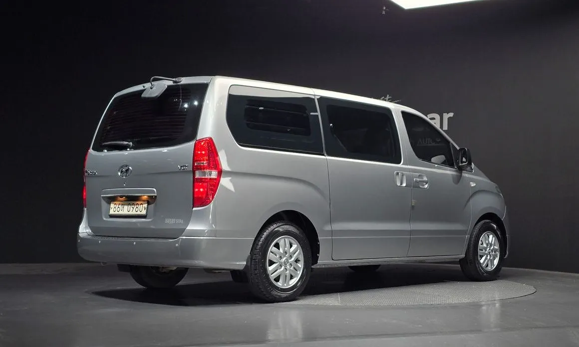 Hyundai Starex — фото 3