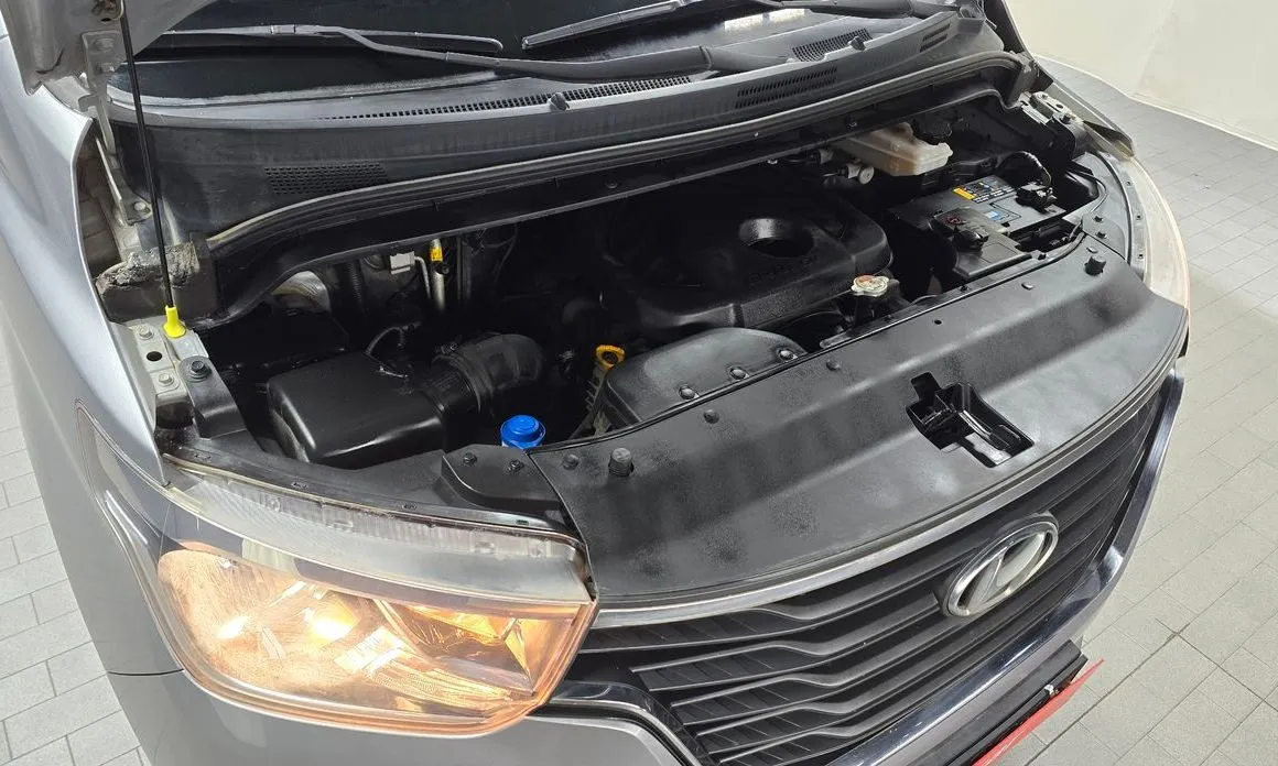 Hyundai Starex — фото 10