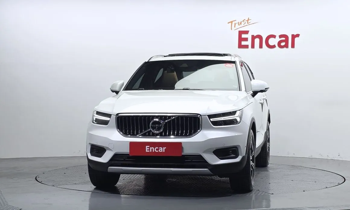 Volvo XC40 — фото 4