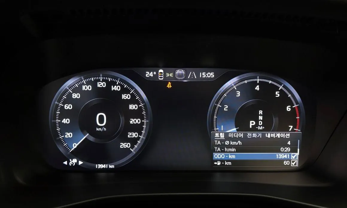 Volvo XC40 — фото 2