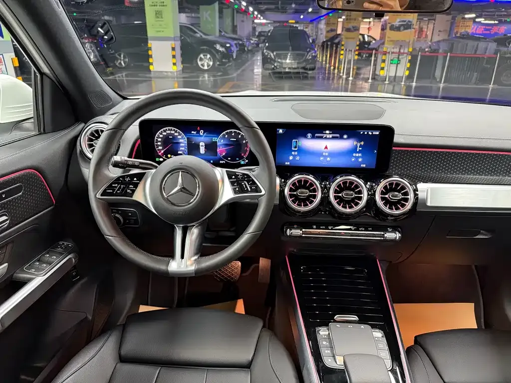 Mercedes-Benz GLB — фото 10