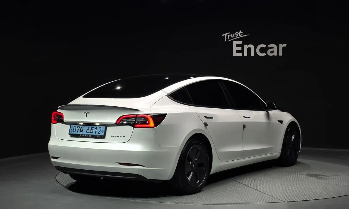 Tesla Model 3 — фото 2