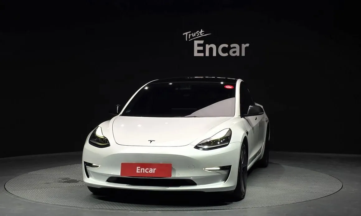 Tesla Model 3 — фото 3