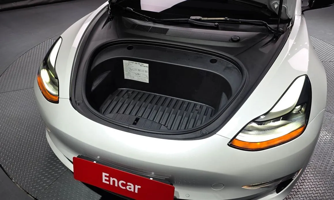 Tesla Model 3 — фото 10