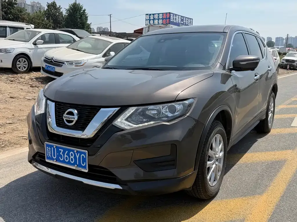 Nissan X-Trail — фото 1