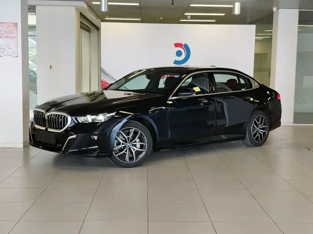 BMW i5 — фото 1