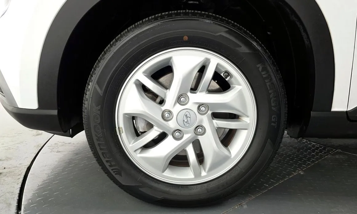 Hyundai Venue — фото 7