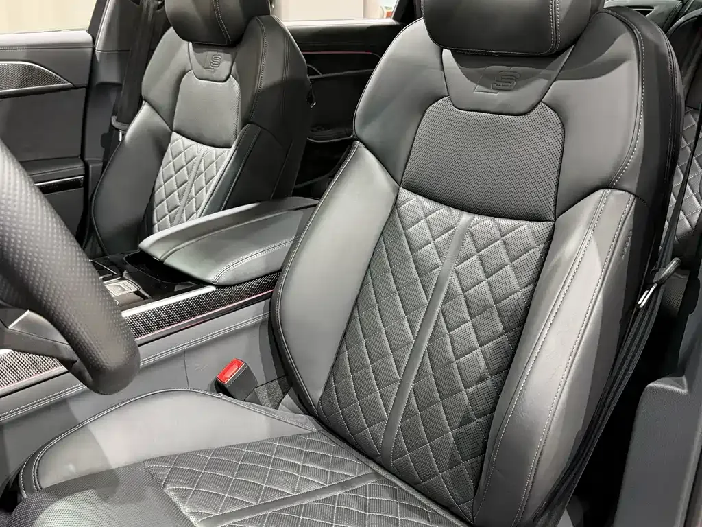 Audi S8 — фото 10