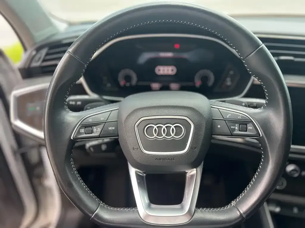 Audi Q3 — фото 3