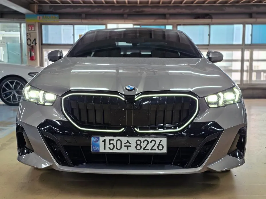 BMW 5-Series — фото 1