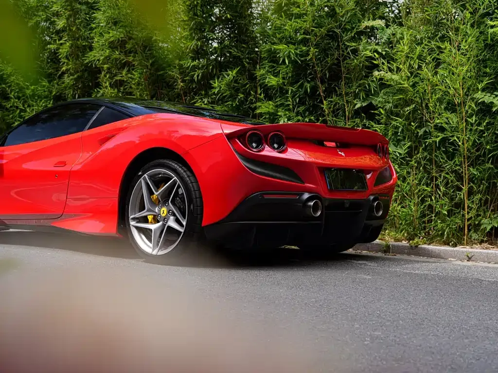 Ferrari F8 — фото 6