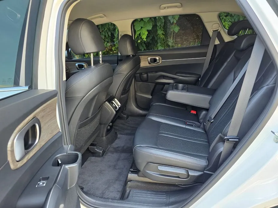 Kia Sorento — фото 8