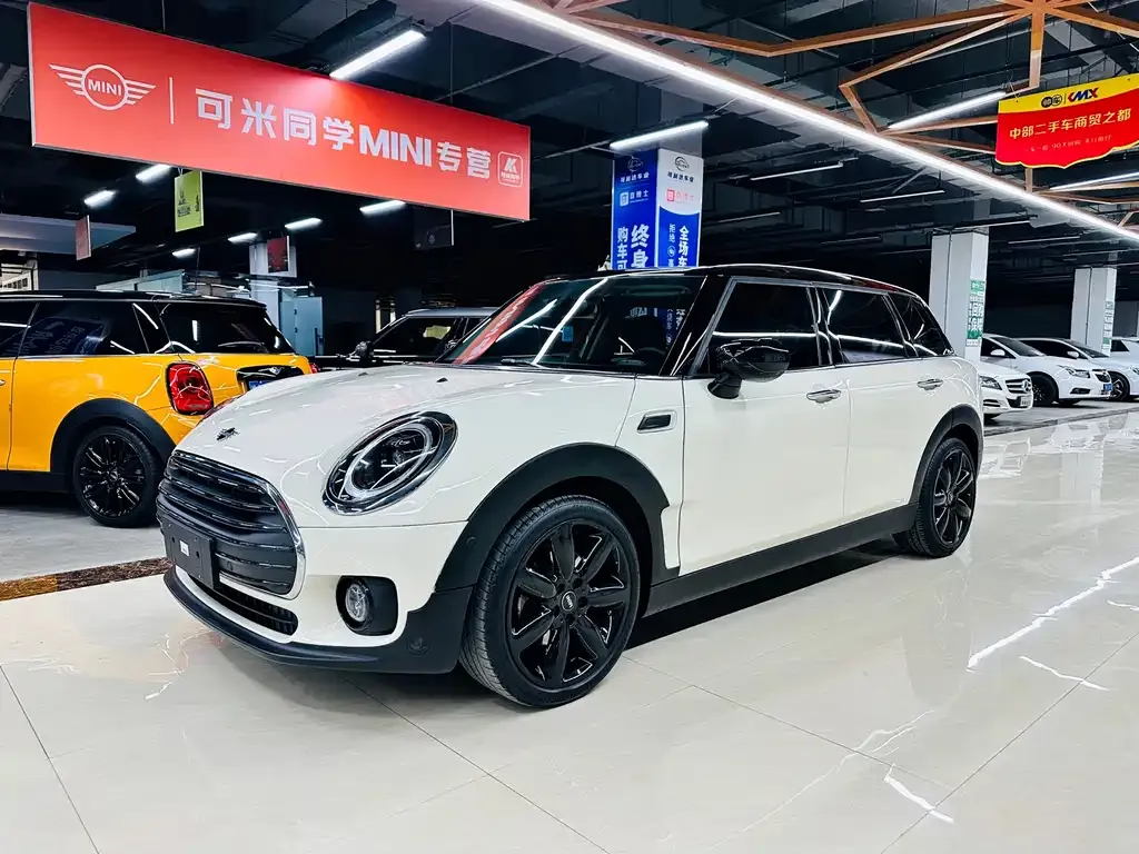 MINI Clubman — фото 1
