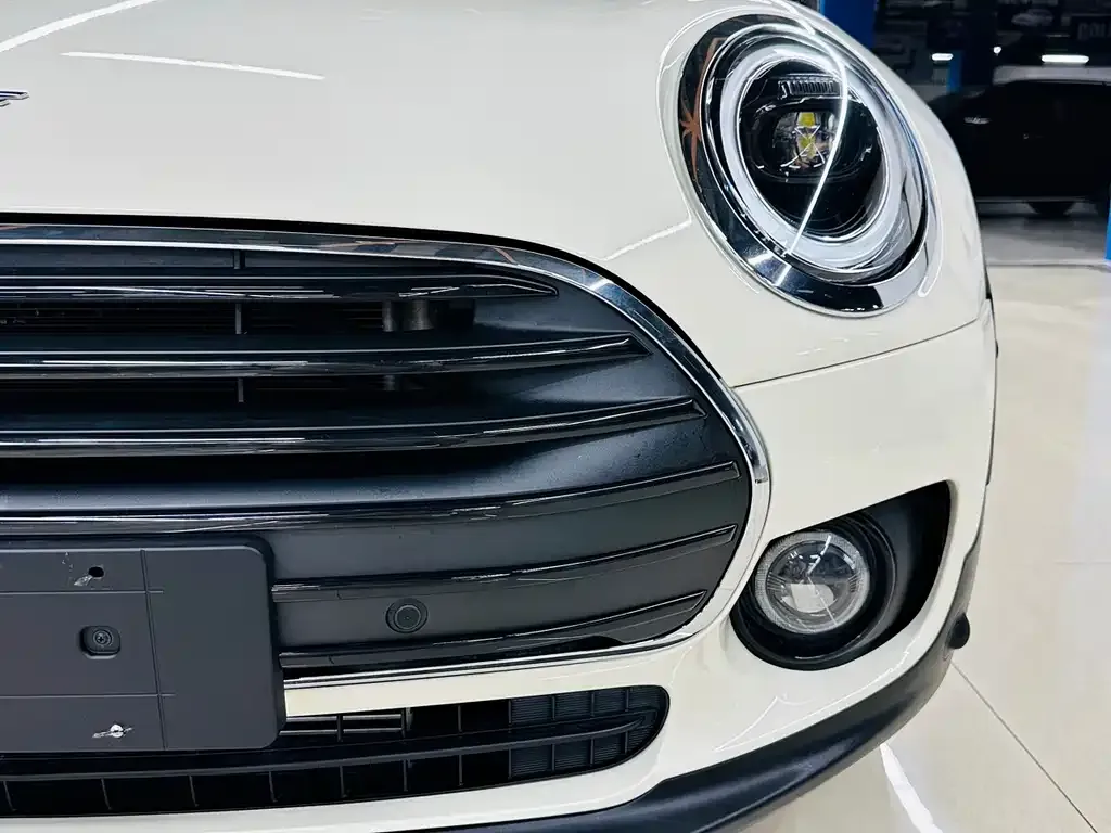 MINI Clubman — фото 2