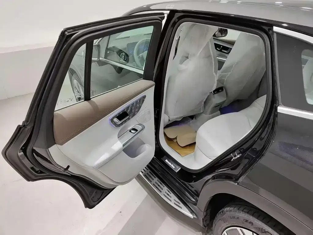 Mercedes-Benz EQE SUV — фото 10