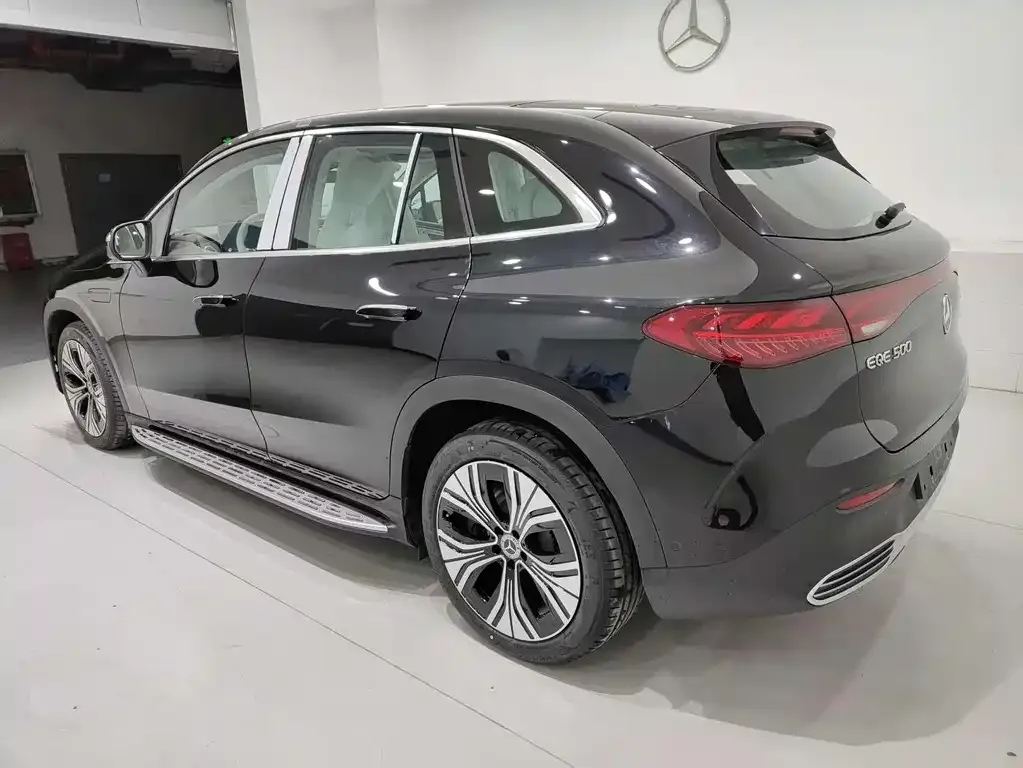 Mercedes-Benz EQE SUV — фото 5