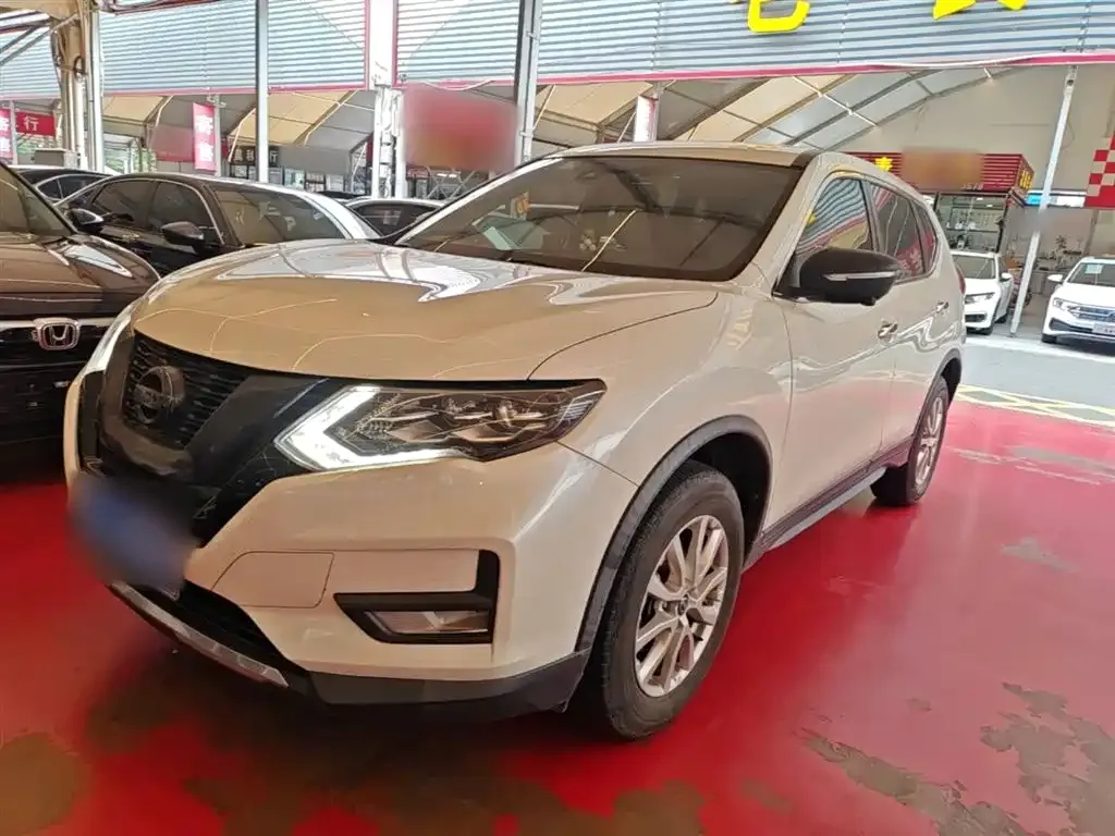 Nissan X-Trail — фото 1