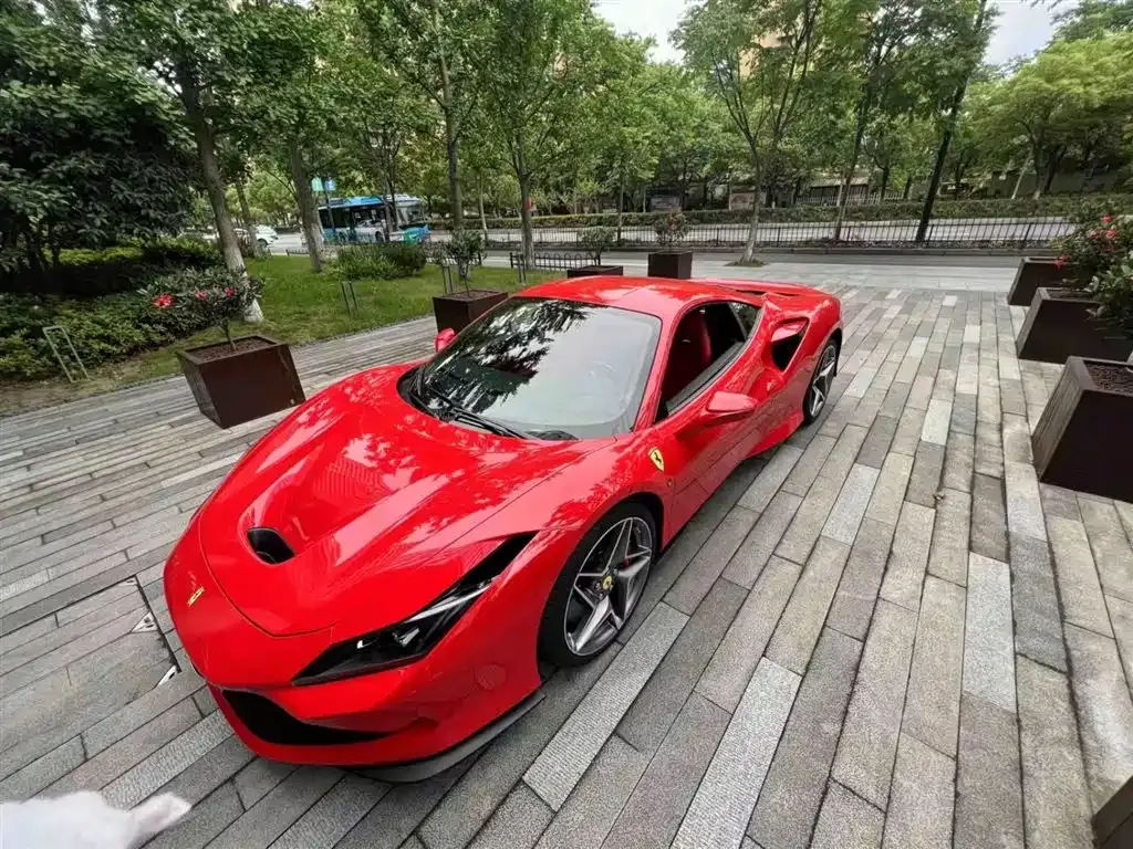 Ferrari F8 — фото 1