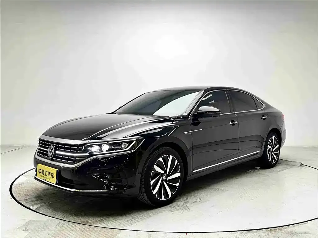 Volkswagen Passat — фото 1