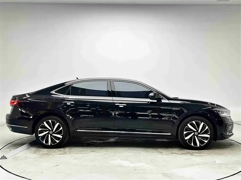 Volkswagen Passat — фото 6