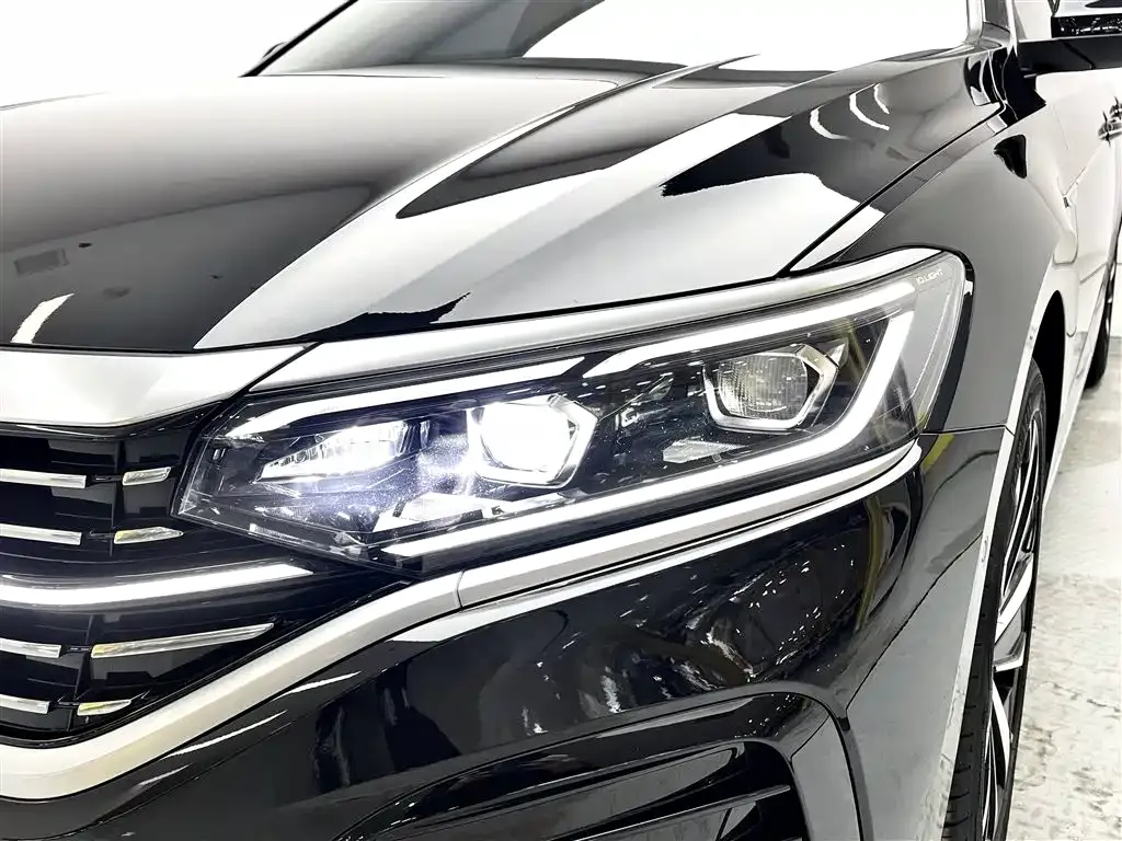 Volkswagen Passat — фото 8