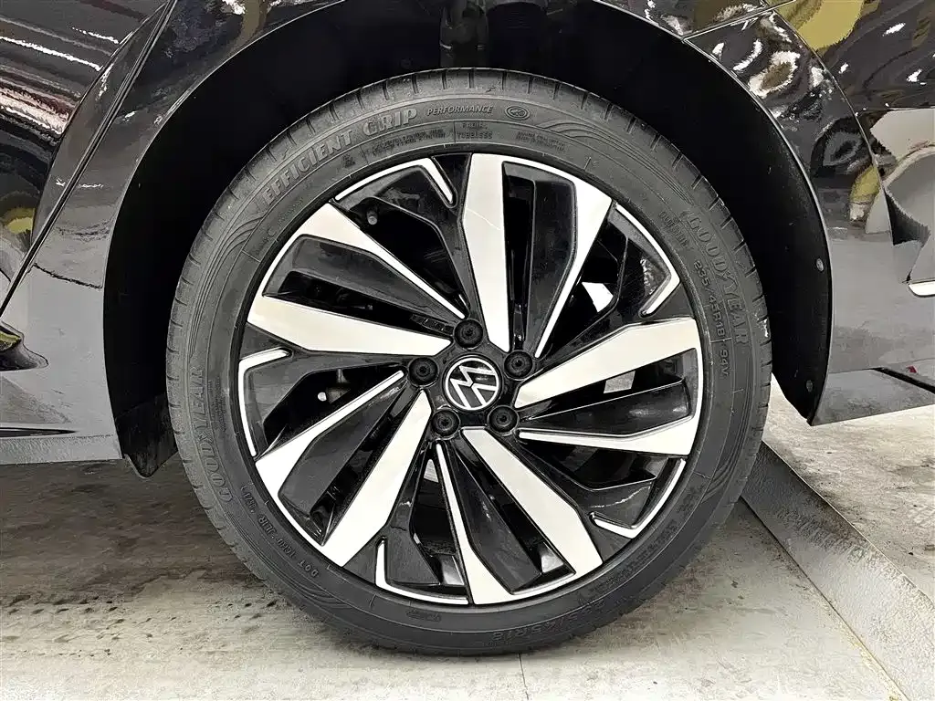 Volkswagen Passat — фото 7