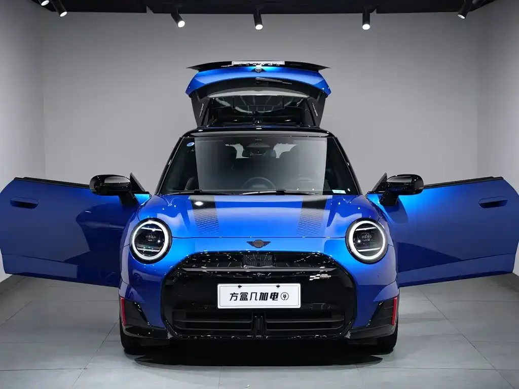 MINI JCW Electric — фото 8