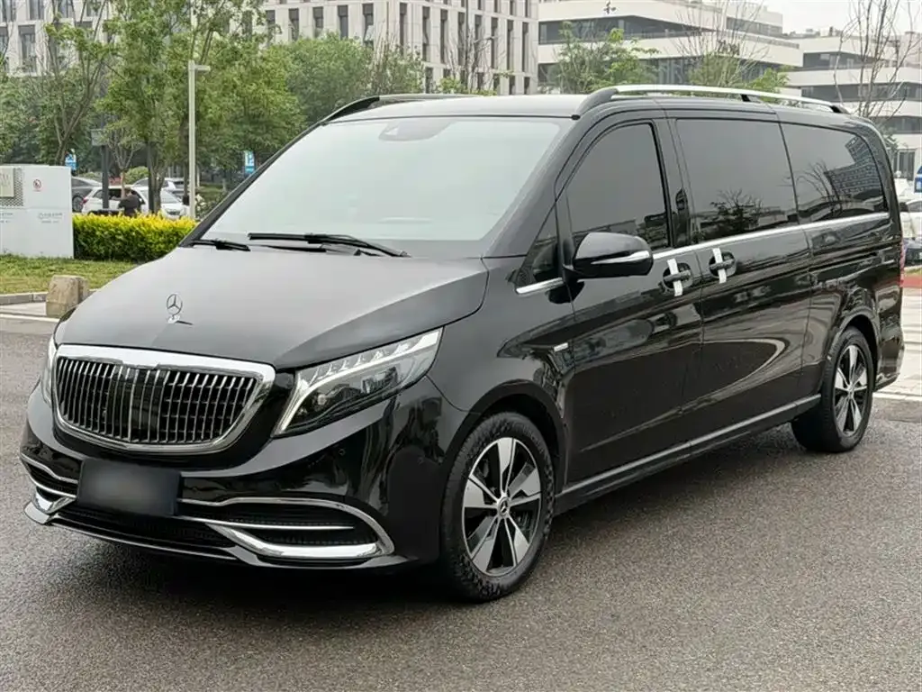 Mercedes-Benz V-Class — фото 1