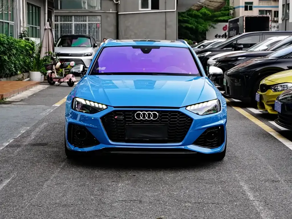 Audi RS 4 — фото 10
