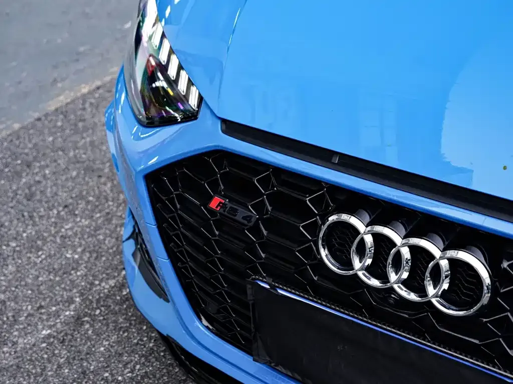 Audi RS 4 — фото 5