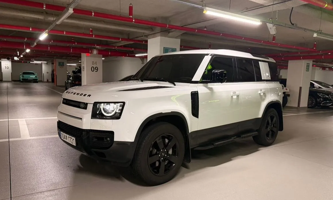 Land Rover Defender — фото 1