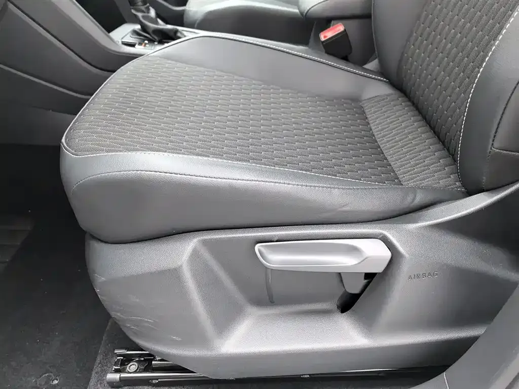 Volkswagen Tiguan L — фото 9